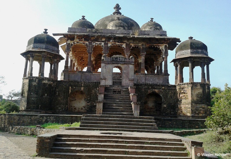 32-pillar chhatri