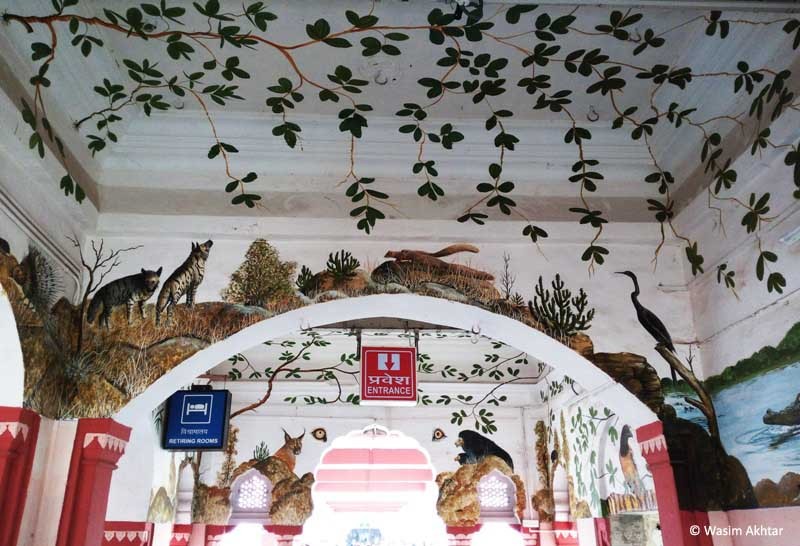 wall paintings on sawai madhopur railway station ranthambore